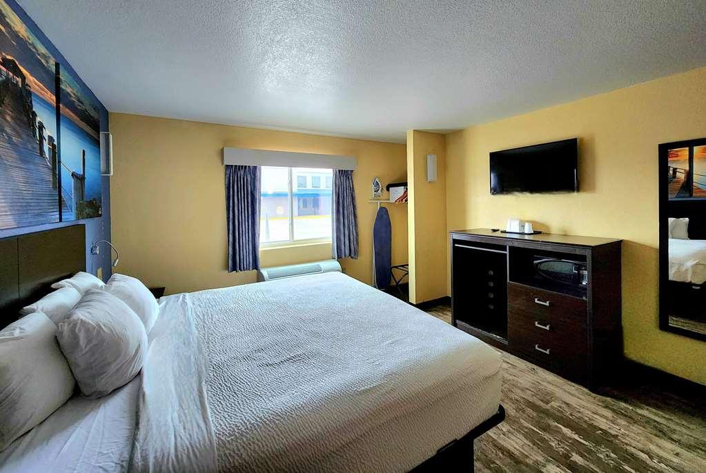 Days Inn By Wyndham New Orleans Pontchartrain Room photo